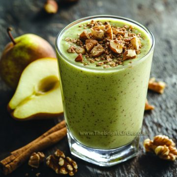 the_bright_circles_PEAR-CELERY_SMOOTHIE_WITH_WALNUTS_Julia_Nicole_Bright